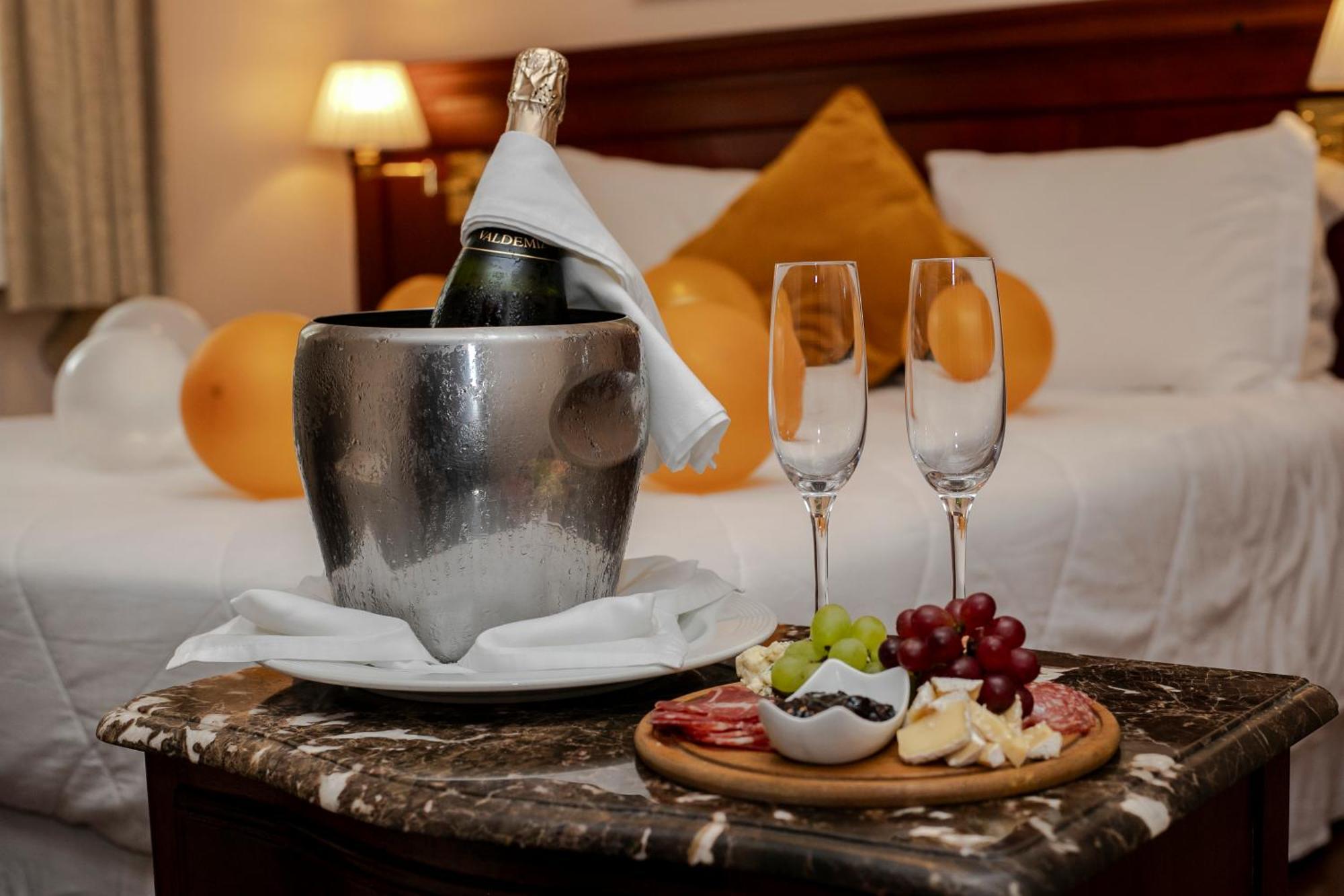 Le Suisse Elegance Hotel Кампус-ду-Жордан Екстер'єр фото
